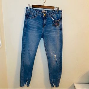 Zara Basic Z1975 Jeans embroidered unfinished hem